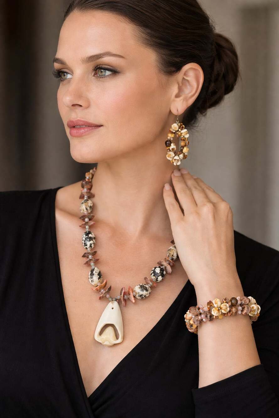 Vintage Mixed Seashell Necklace with Luhuanus Shells and Iridescent Beads